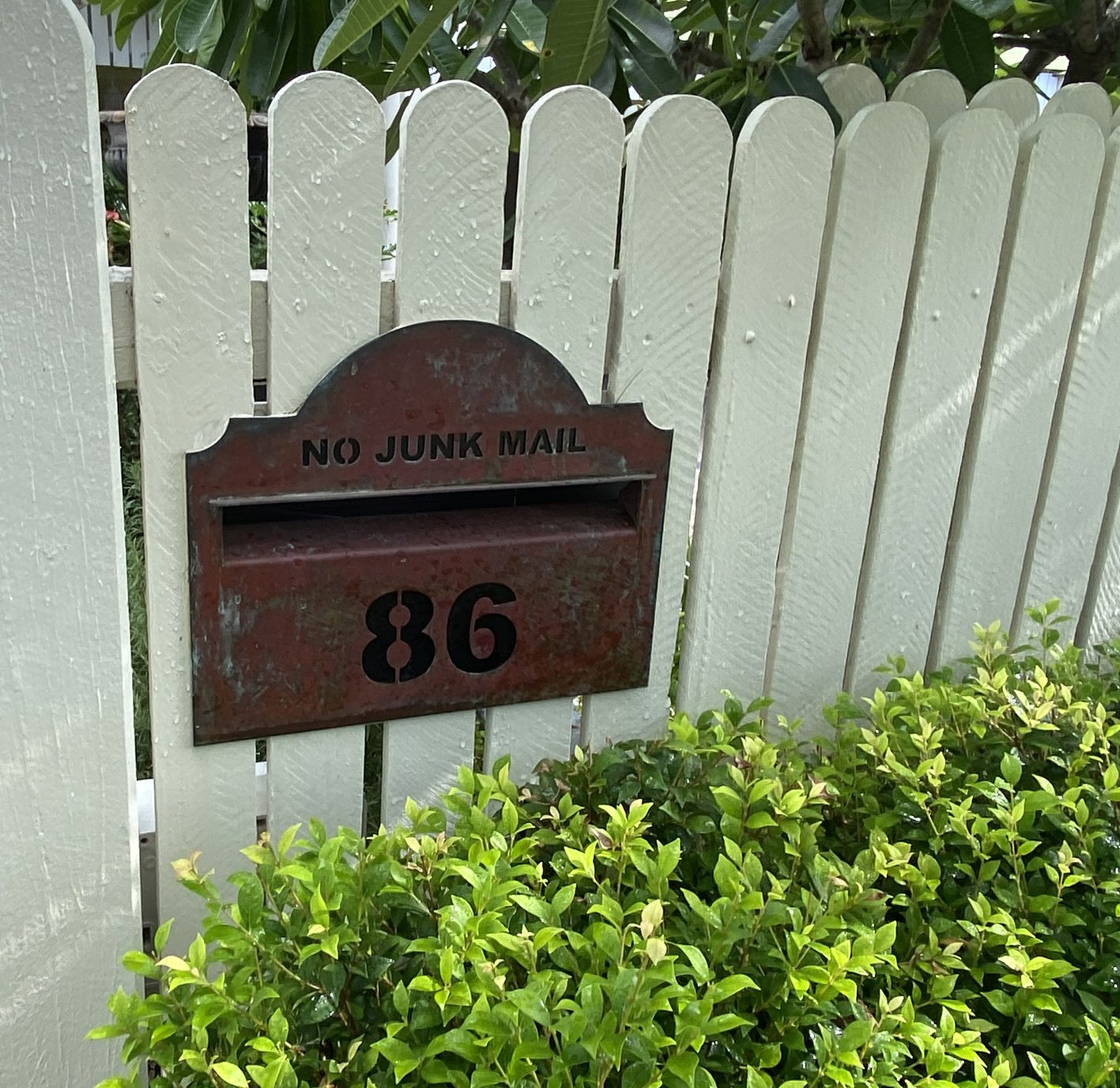 Hampton Copper Mailbox - Image 3